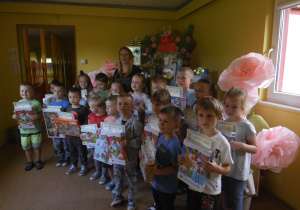 Wręczenie nagród za rodzinny konkurs ,,Mój przyjaciel robot"